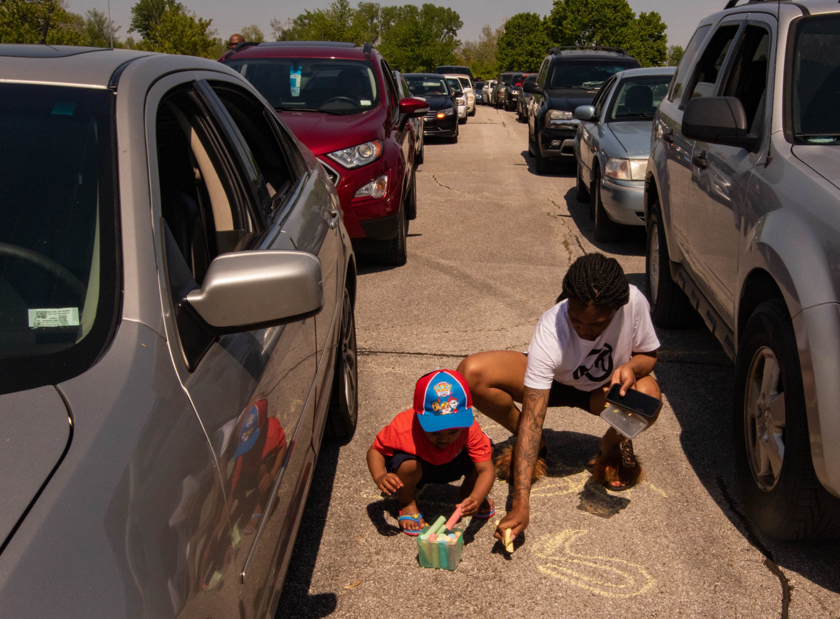 St. Louis region holds largest food distribution for thousands in need